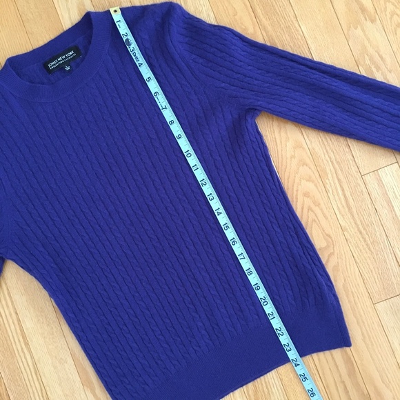 Cashmere cable knit sweater sz small - Picture 5 of 8